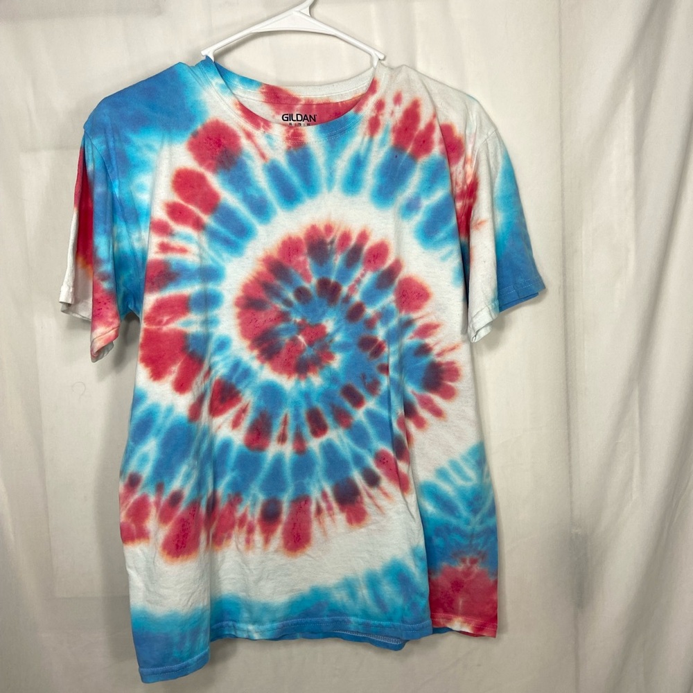 Gildan youth‎ red white blue spiral tie dyed short sleeve casual relaxed tshirt